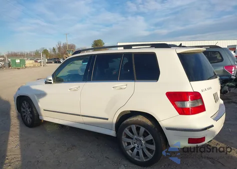 2010 Mercedes-Benz Glk 350 4Matic z USA, uszkodzony, nr VIN WDCGG8HBXAF325293